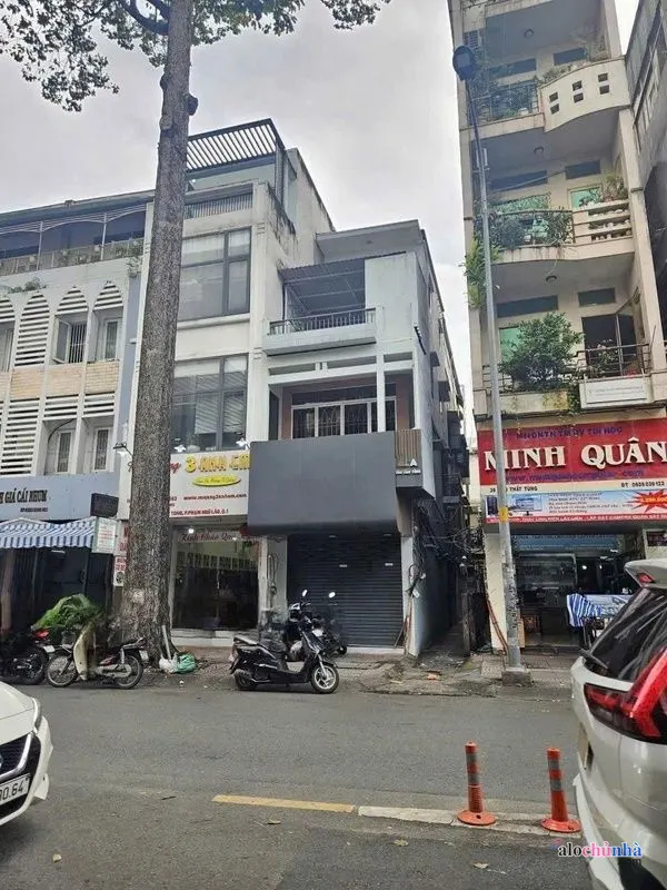 Bán nhà mặt tiền 37-38 Tôn Thất Tùng, phường Bến Thành, quận 1, bề ngang rộng, pháp lý chuẩn