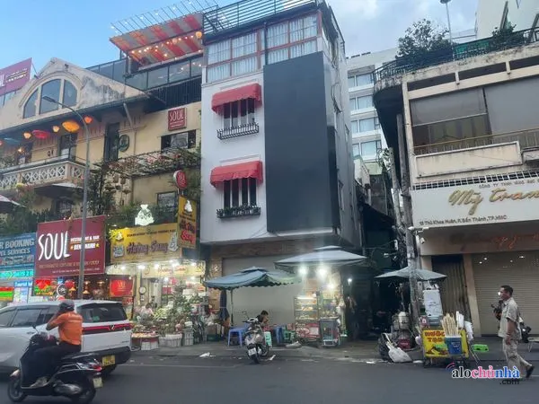 Bán  Nhà số 11 đường Thủ Khoa Huân, phường Bến Thành, quận 1
