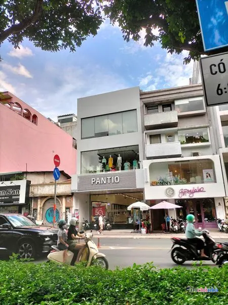 Cho Thuê  Nhà số 215A-215B đường Hai Bà Trưng, Phường Võ Thị Sáu, quận 3