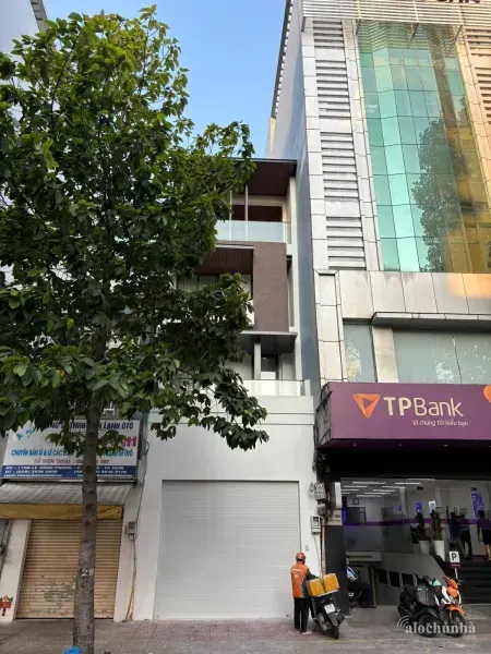 Cho Thuê Mặt Bằng số 168 đường Lê Hồng Phong, phường 3, quận 5