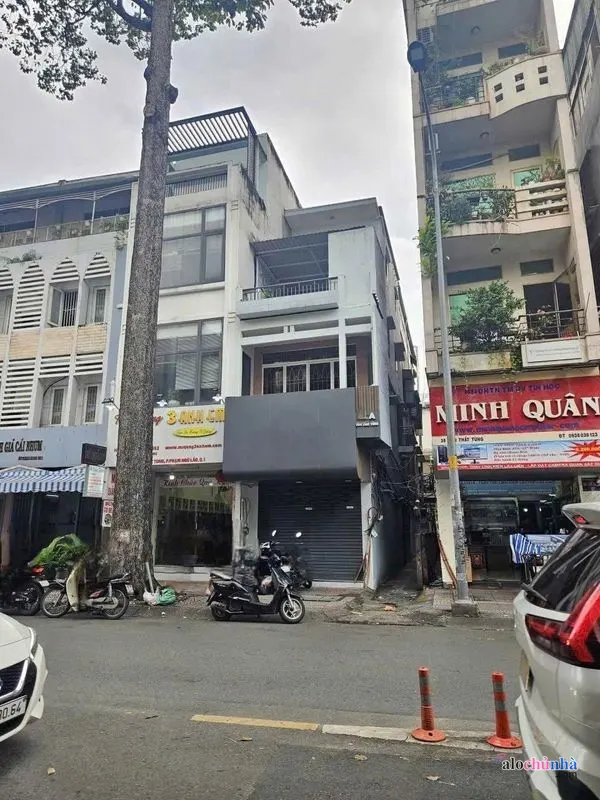 Bán nhà mặt tiền 37-38  Tôn Thất Tùng, phường Bến Thành, quận 1, bề ngang rộng, pháp lý chuẩn