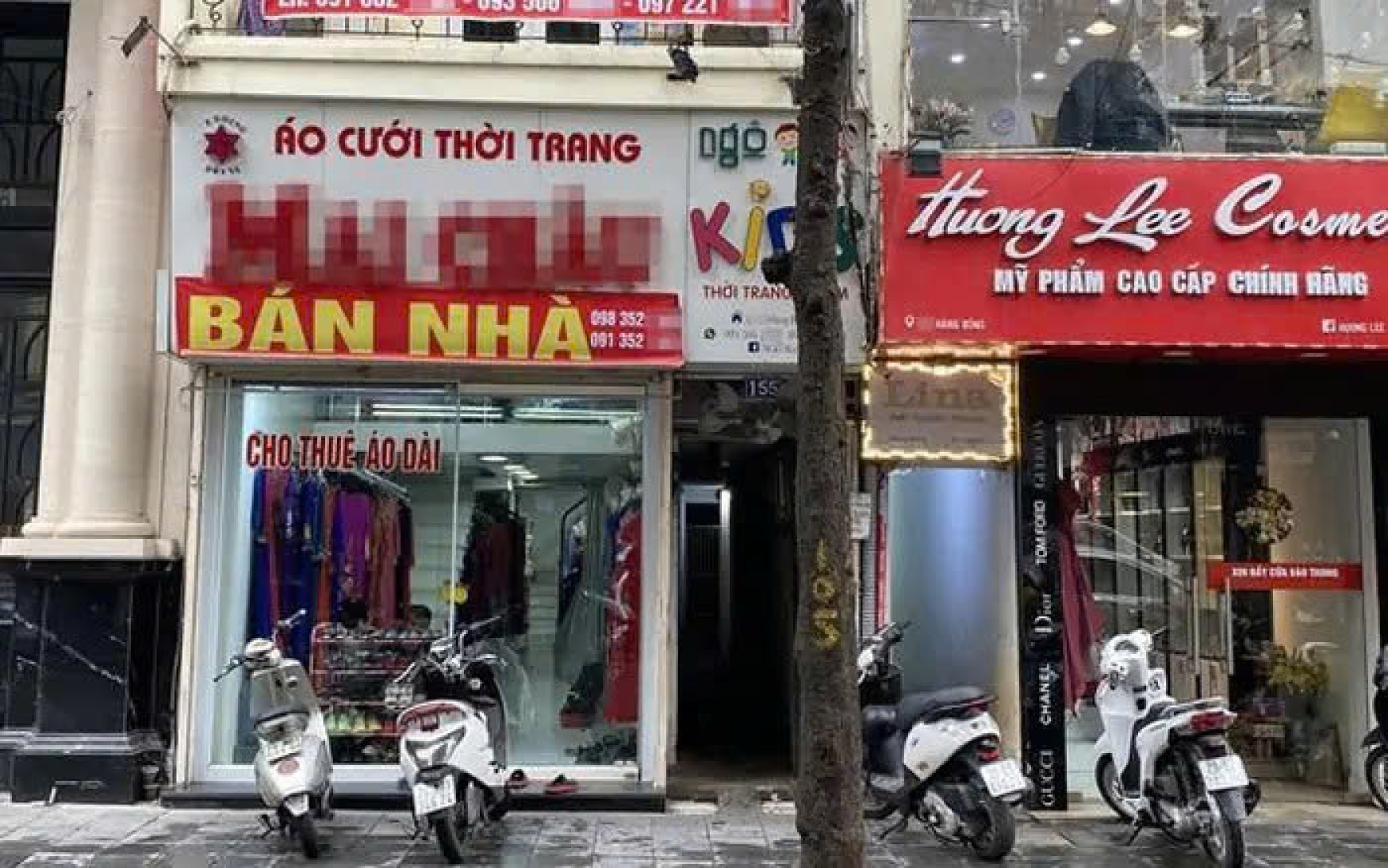Ch&iacute;nh chủ tự treo bảng b&aacute;n nh&agrave;